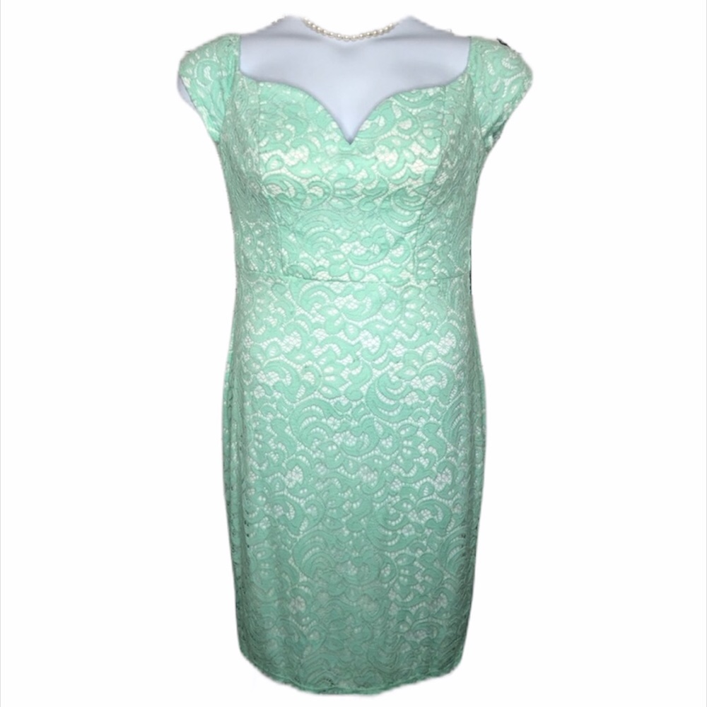 🆕Bisou Bisou size 10 lace overlay sheath dress